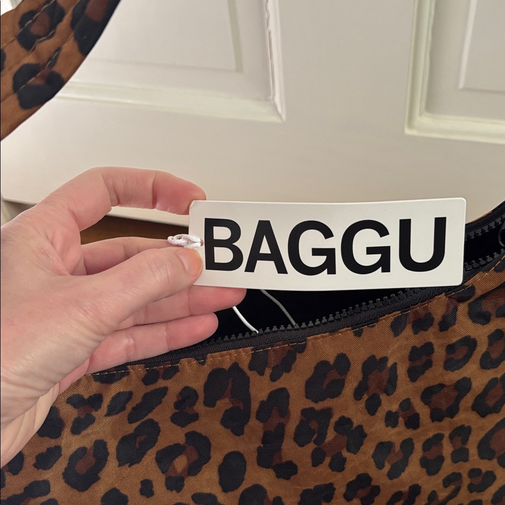 Leopard print bag from Baggu NWT - Picture 4 of 4